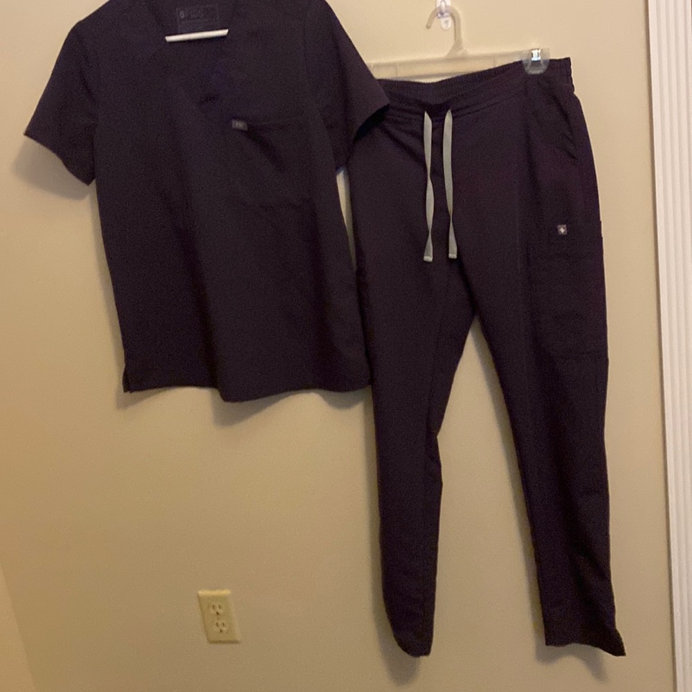 COPY - Figs scrub set